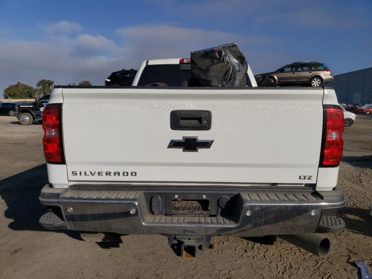 Photo 5 VIN: 1GC1KWE86GF174906 - CHEVROLET SILVERADO 