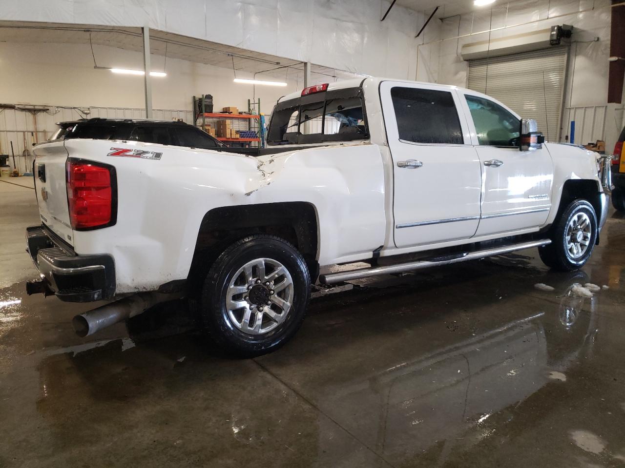 Photo 2 VIN: 1GC1KWE88GF102900 - CHEVROLET SILVERADO 