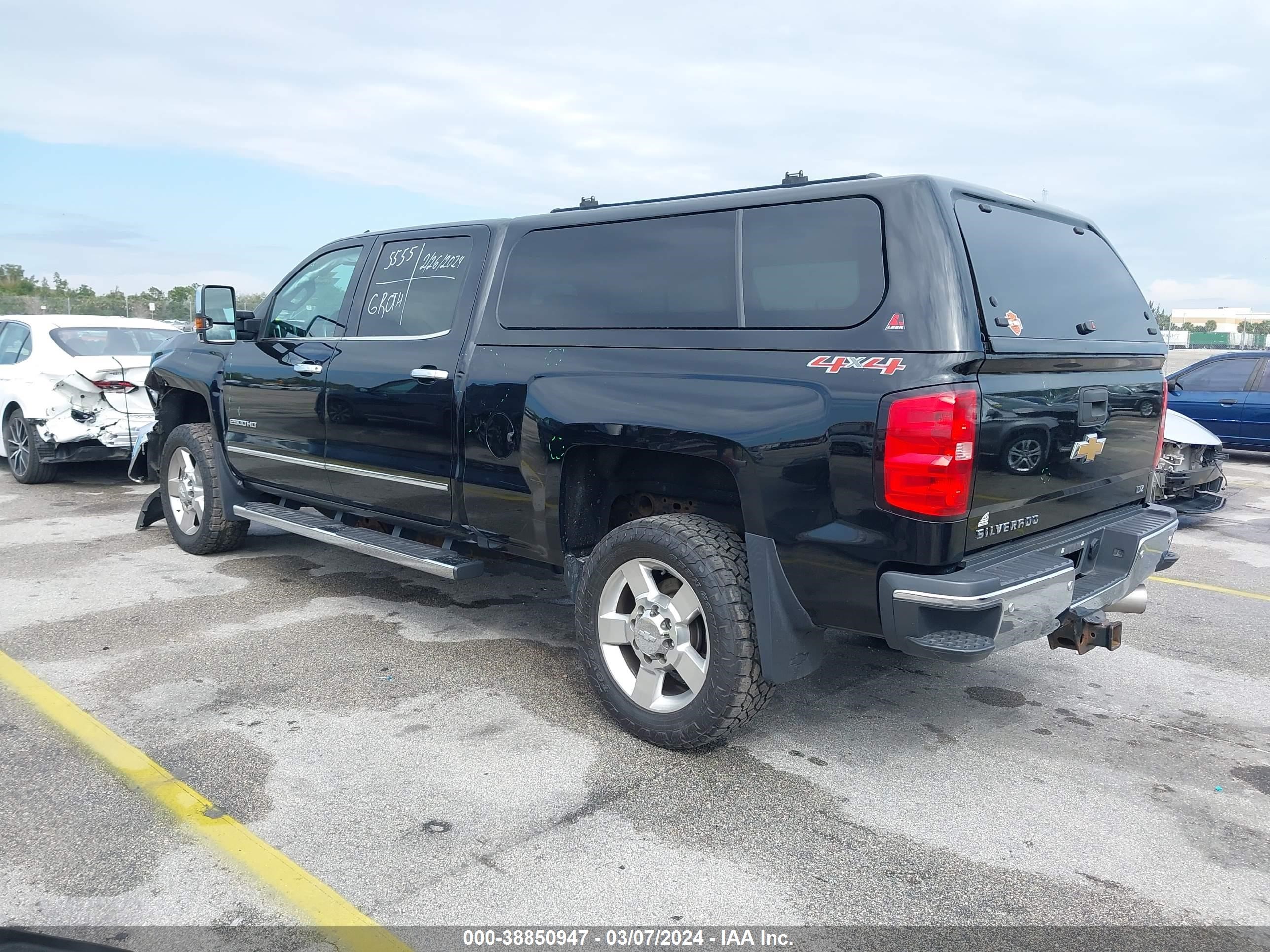 Photo 2 VIN: 1GC1KWE89GF212595 - CHEVROLET SILVERADO 