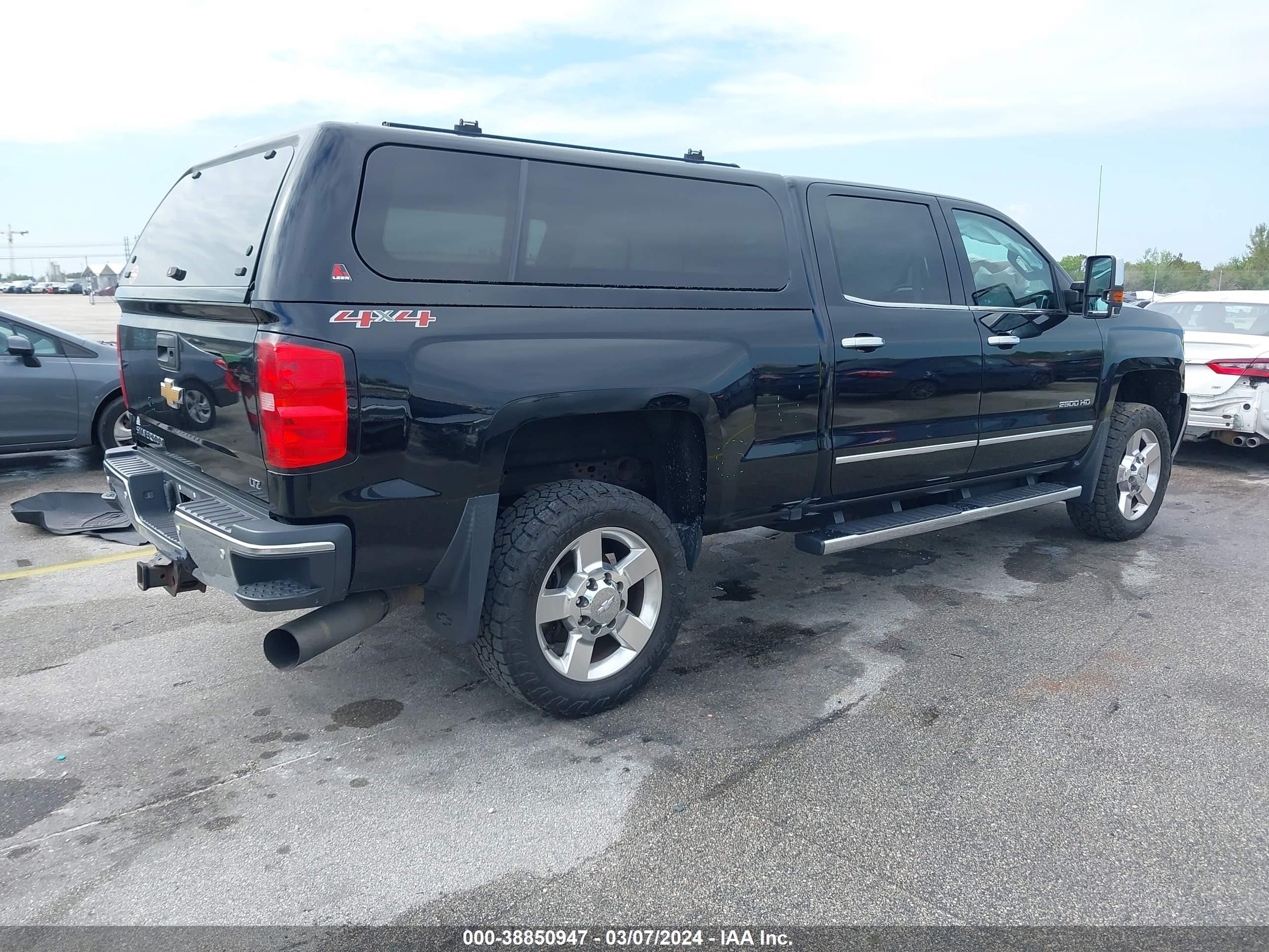 Photo 3 VIN: 1GC1KWE89GF212595 - CHEVROLET SILVERADO 