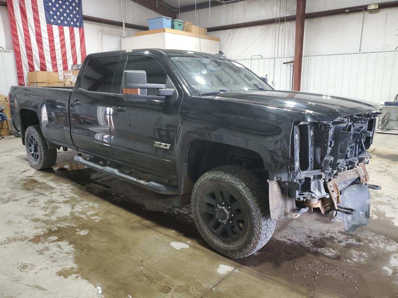 Photo 3 VIN: 1GC1KWEG2JF109050 - CHEVROLET SILVERADO 