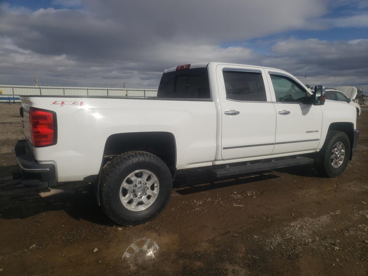 Photo 2 VIN: 1GC1KWEG4FF562125 - CHEVROLET SILVERADO 