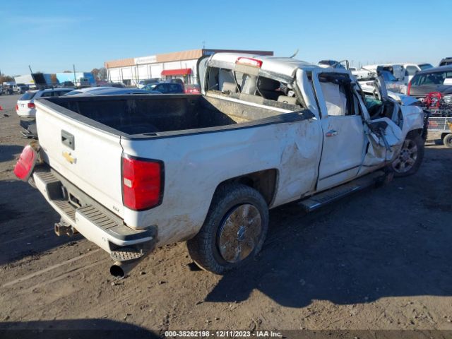 Photo 3 VIN: 1GC1KWEY0JF123425 - CHEVROLET SILVERADO 2500HD 