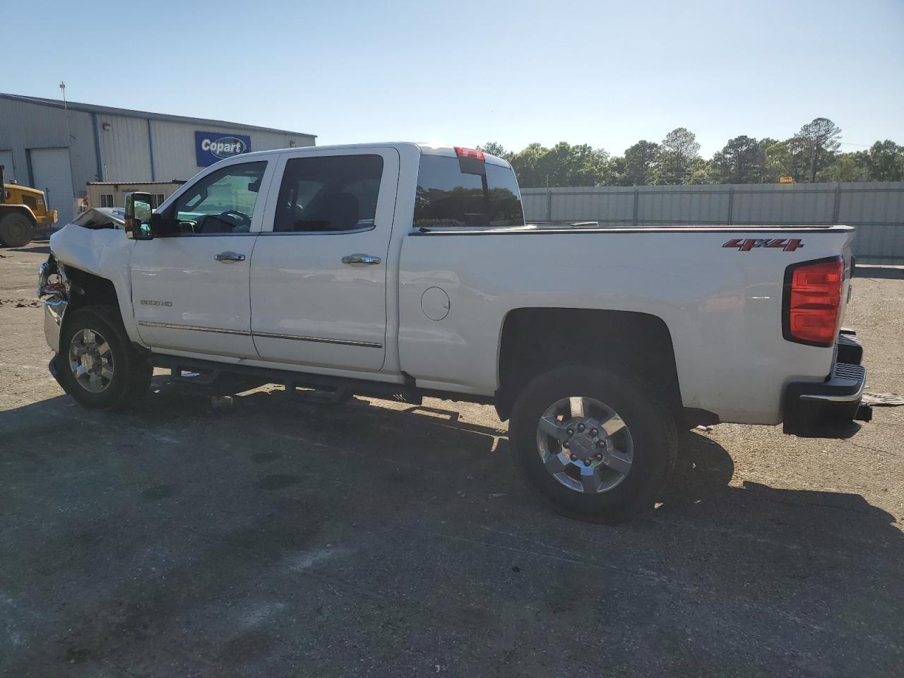 Photo 1 VIN: 1GC1KWEY0JF258758 - CHEVROLET SILVERADO 