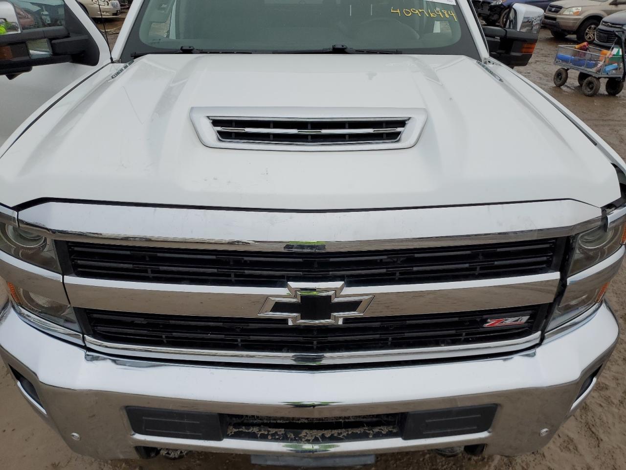 Photo 10 VIN: 1GC1KWEY1HF107163 - CHEVROLET SILVERADO 