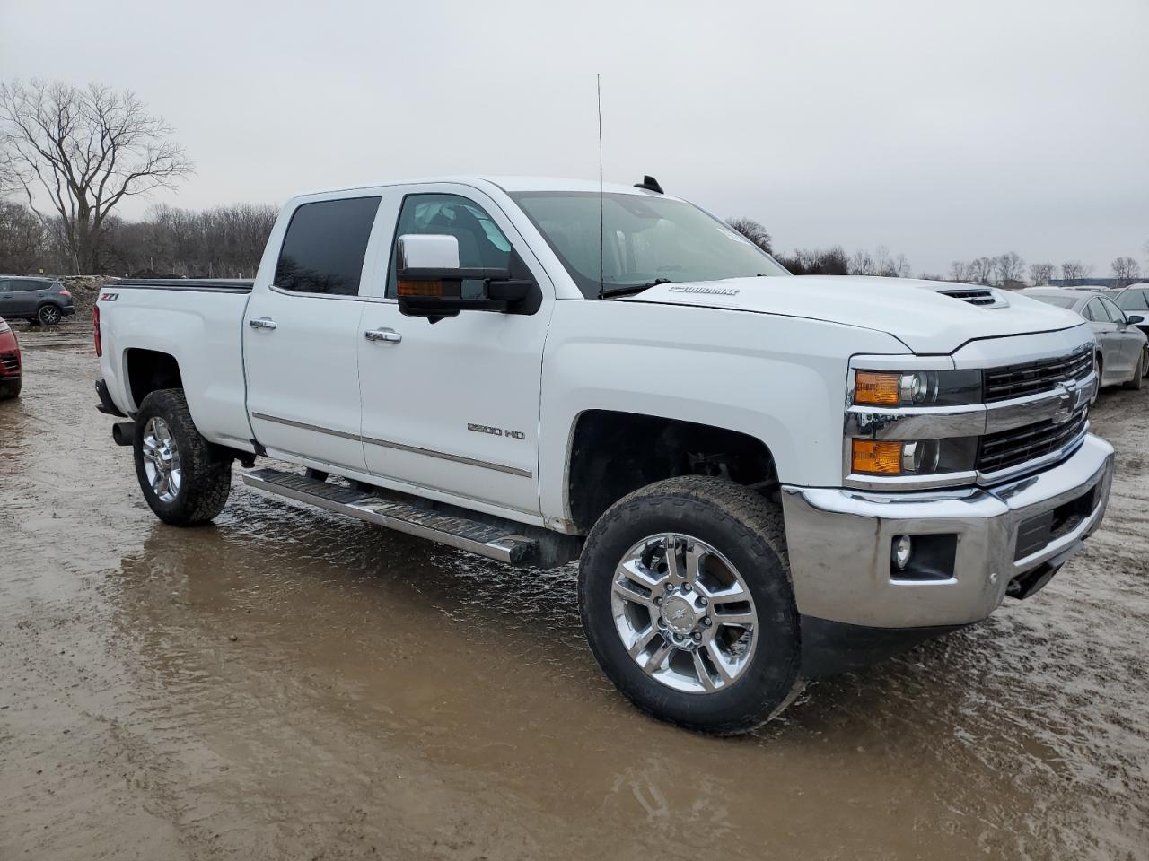 Photo 3 VIN: 1GC1KWEY1HF107163 - CHEVROLET SILVERADO 