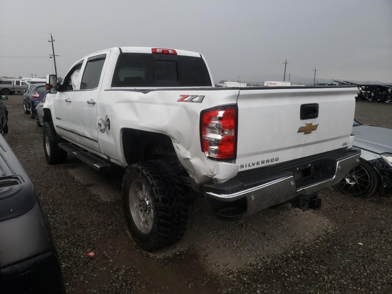 Photo 1 VIN: 1GC1KWEY2JF132448 - CHEVROLET SILVERADO 