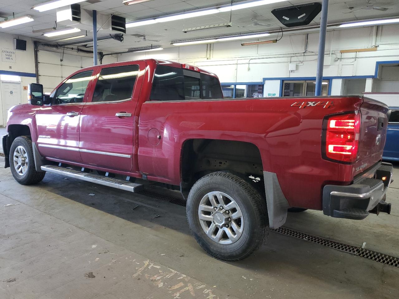 Photo 1 VIN: 1GC1KWEY2JF138430 - CHEVROLET SILVERADO 