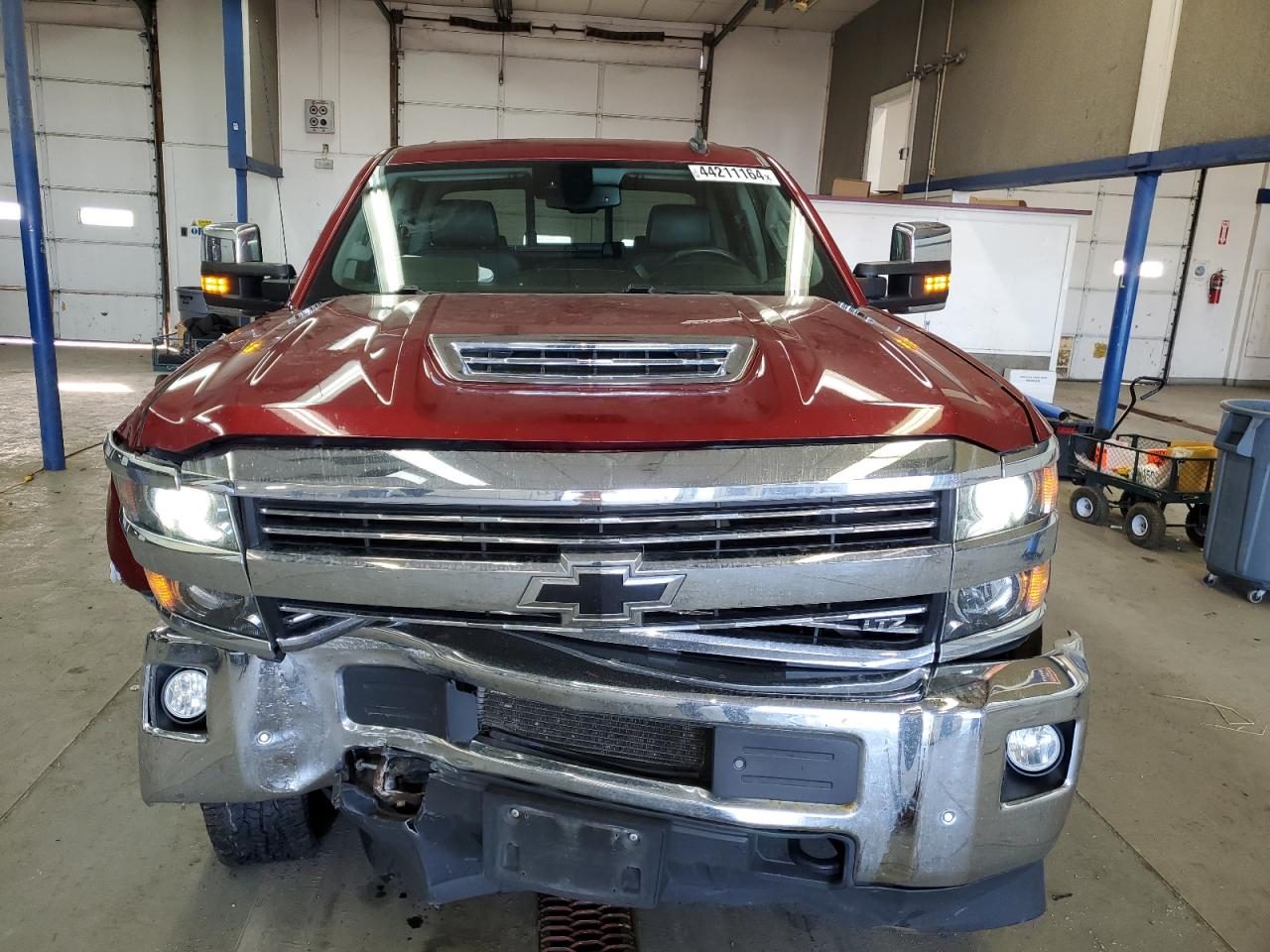 Photo 4 VIN: 1GC1KWEY2JF138430 - CHEVROLET SILVERADO 