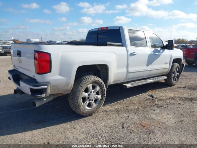 Photo 3 VIN: 1GC1KWEY2JF174845 - CHEVROLET SILVERADO 2500HD 