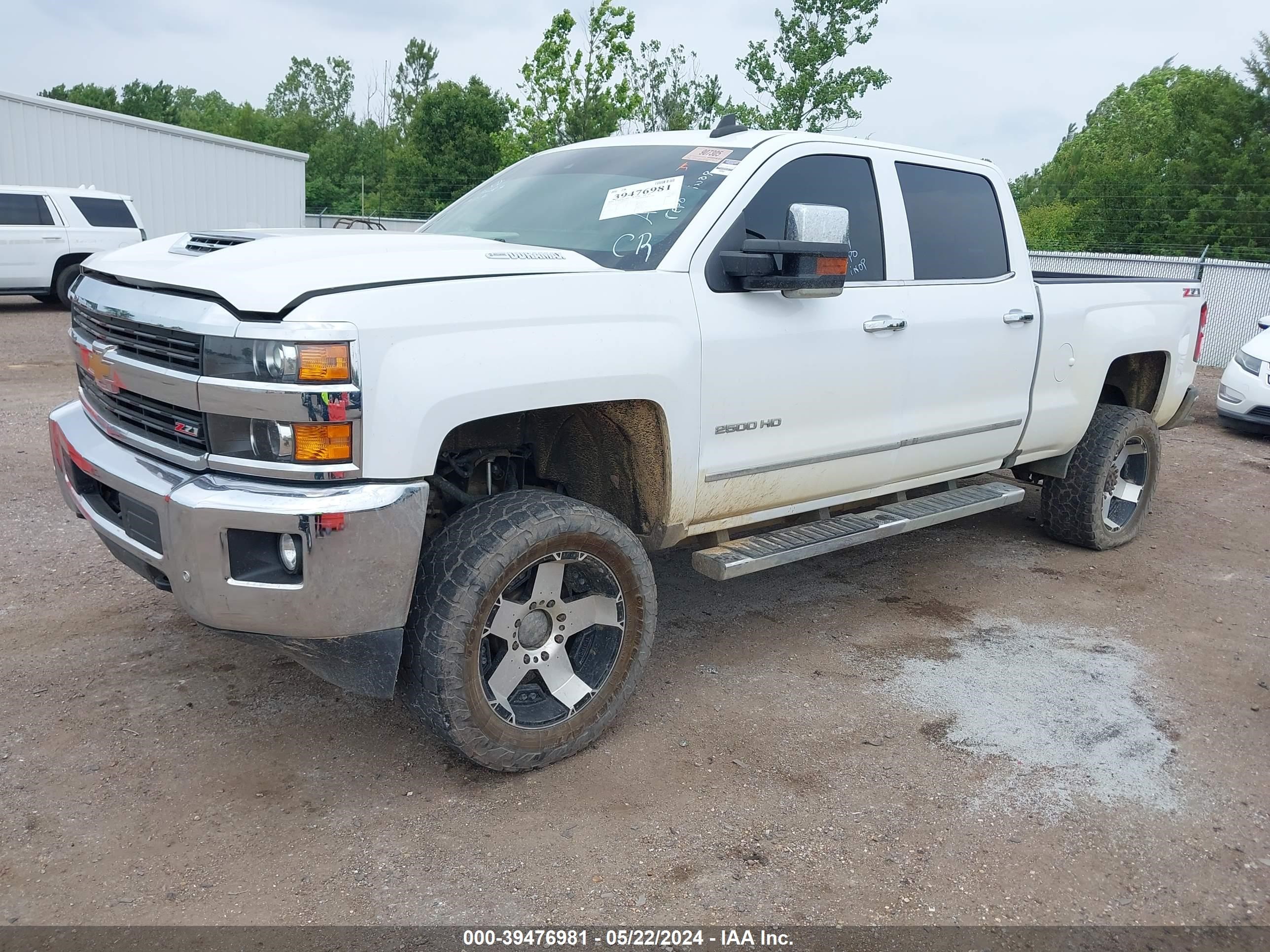 Photo 1 VIN: 1GC1KWEY3HF133229 - CHEVROLET SILVERADO 