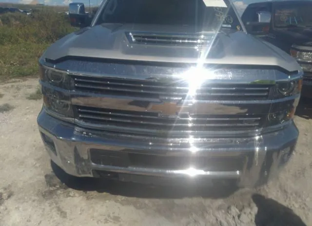 Photo 5 VIN: 1GC1KWEY3HF243598 - CHEVROLET SILVERADO 2500HD 