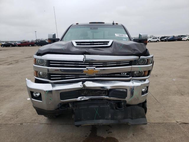 Photo 4 VIN: 1GC1KWEY3JF128067 - CHEVROLET SILVERADO 