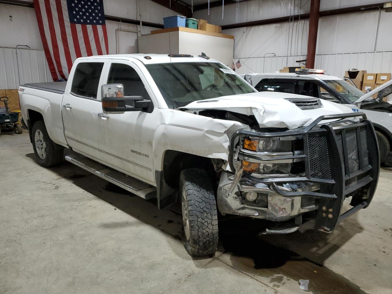 Photo 3 VIN: 1GC1KWEY4HF120554 - CHEVROLET SILVERADO 