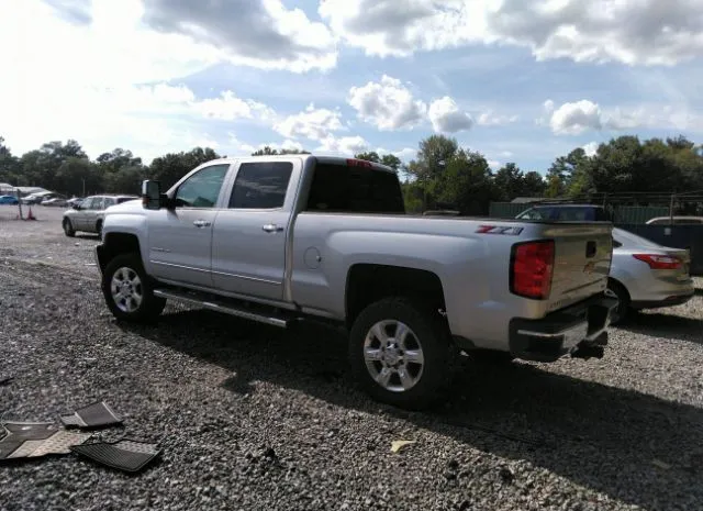 Photo 2 VIN: 1GC1KWEY4JF217713 - CHEVROLET SILVERADO 2500HD 