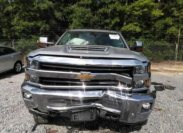 Photo 5 VIN: 1GC1KWEY4JF217713 - CHEVROLET SILVERADO 2500HD 