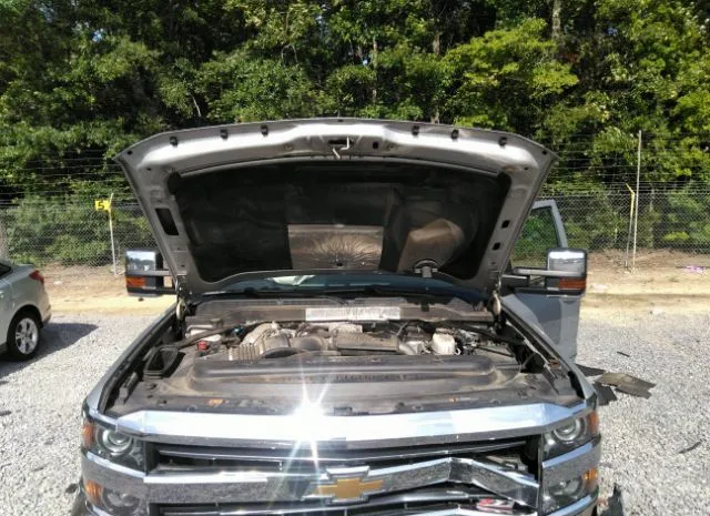 Photo 9 VIN: 1GC1KWEY4JF217713 - CHEVROLET SILVERADO 2500HD 