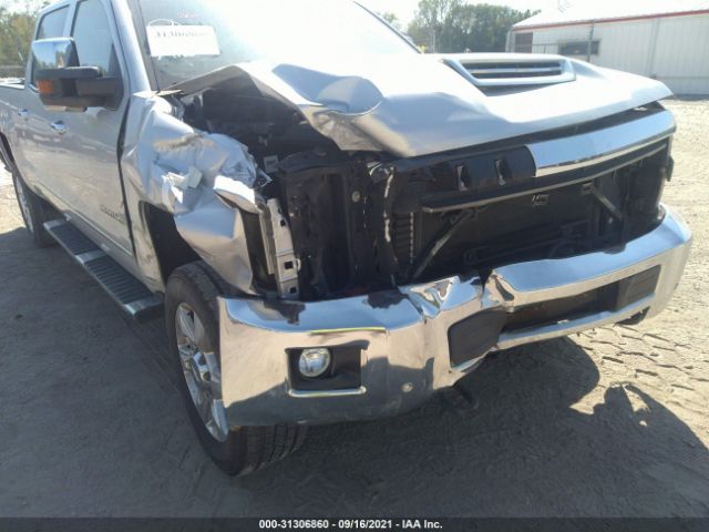 Photo 5 VIN: 1GC1KWEY5JF139801 - CHEVROLET SILVERADO 2500HD 