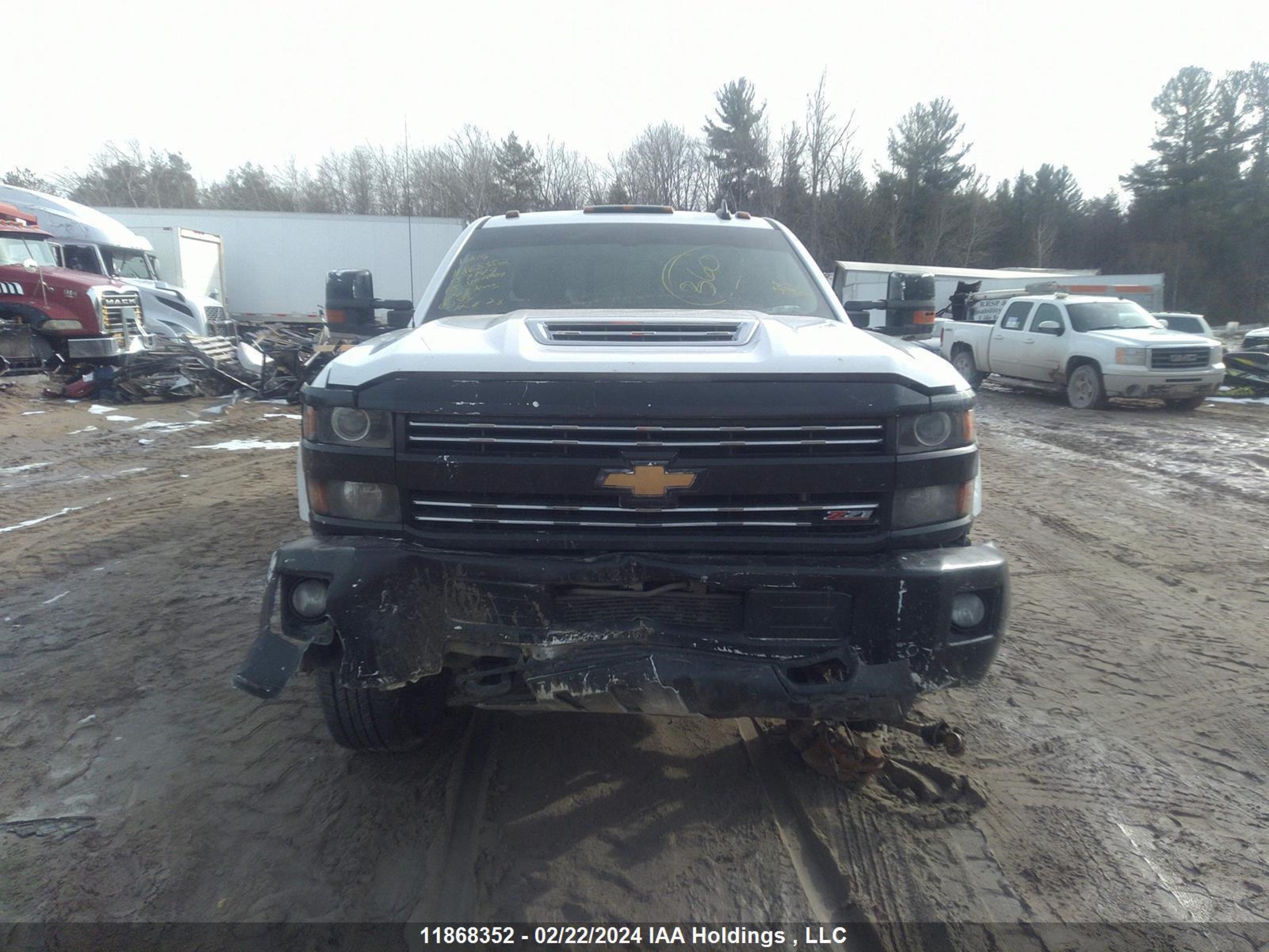 Photo 11 VIN: 1GC1KWEY7JF157149 - CHEVROLET SILVERADO 