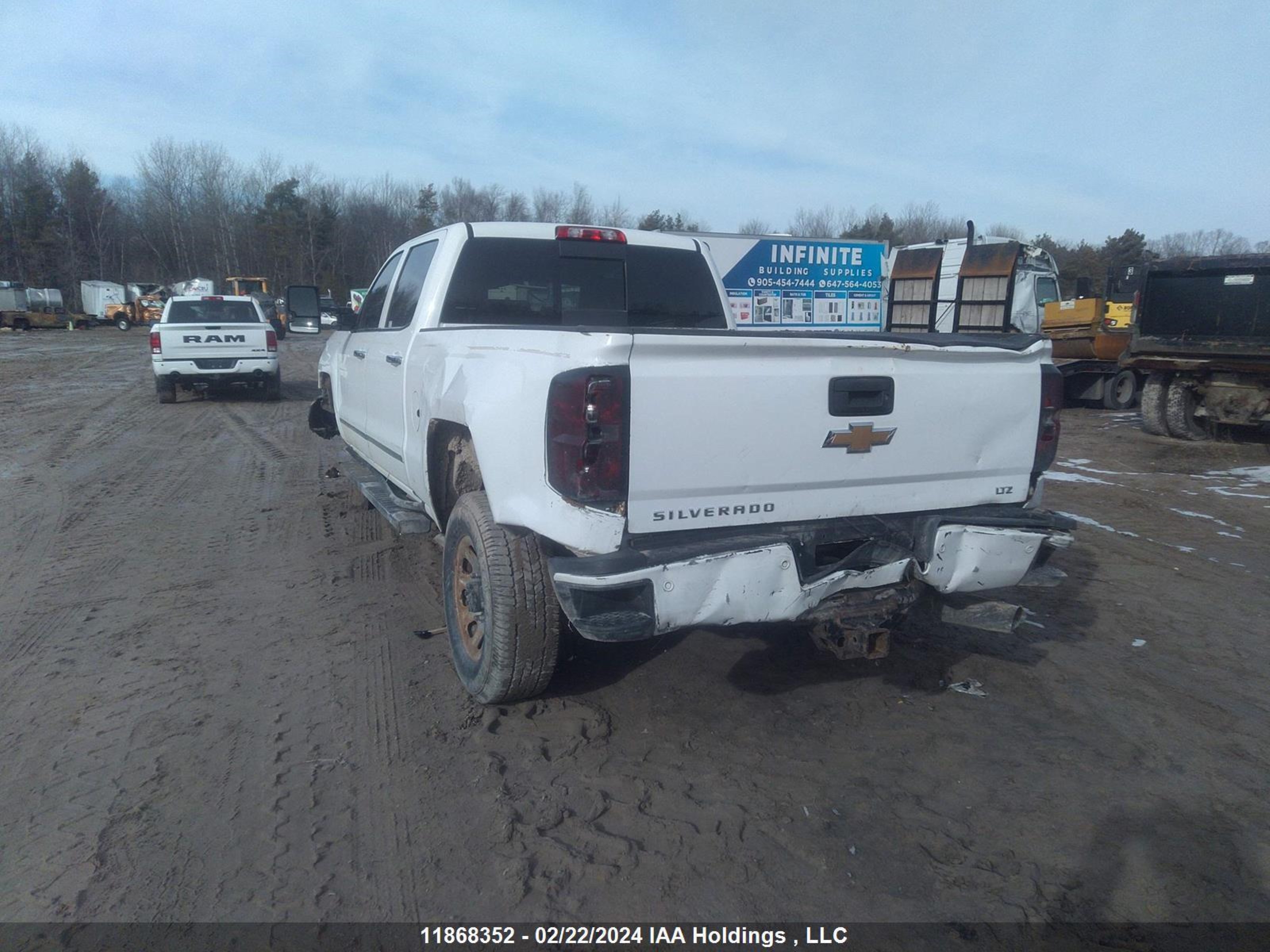 Photo 2 VIN: 1GC1KWEY7JF157149 - CHEVROLET SILVERADO 