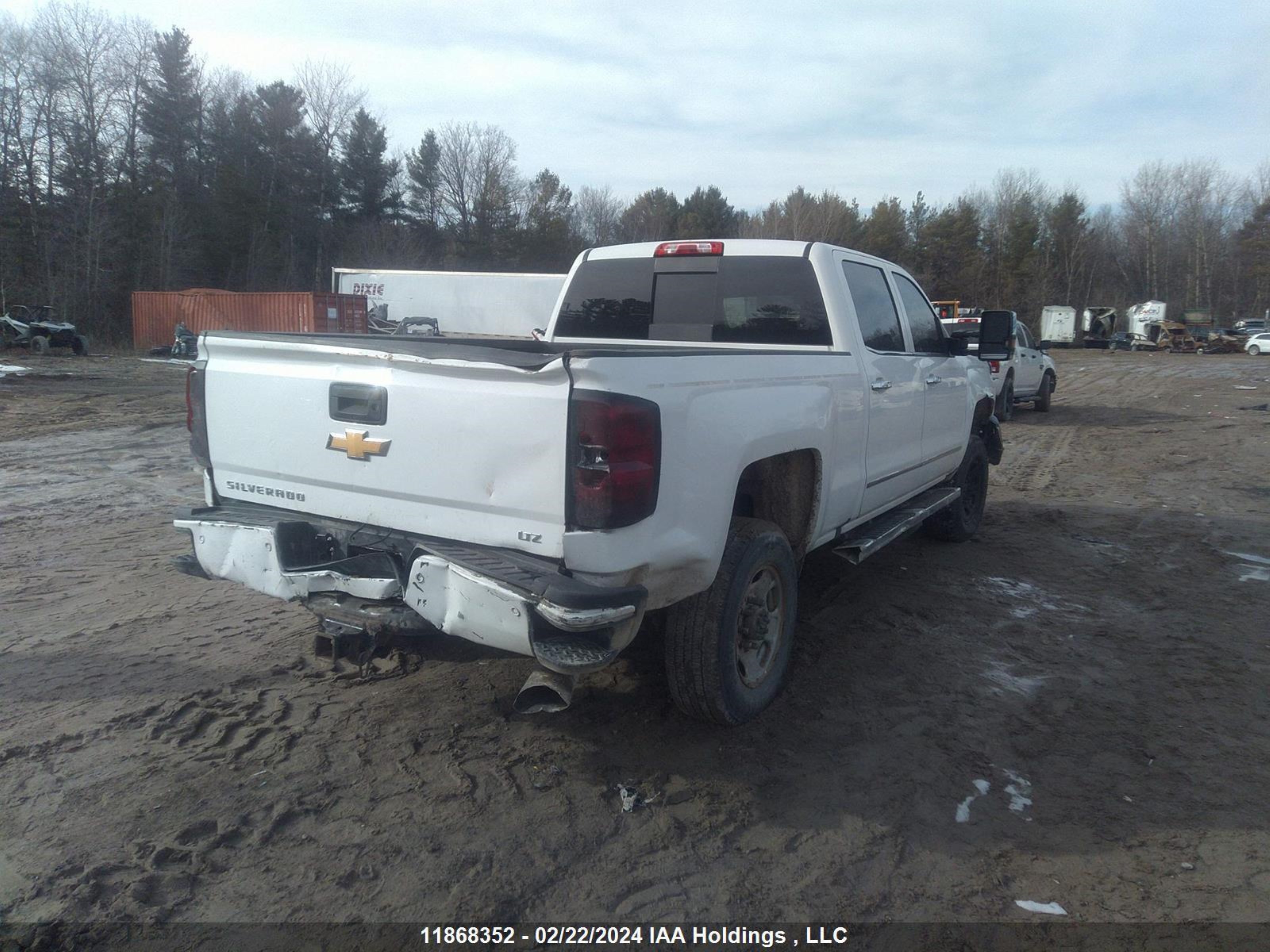 Photo 3 VIN: 1GC1KWEY7JF157149 - CHEVROLET SILVERADO 