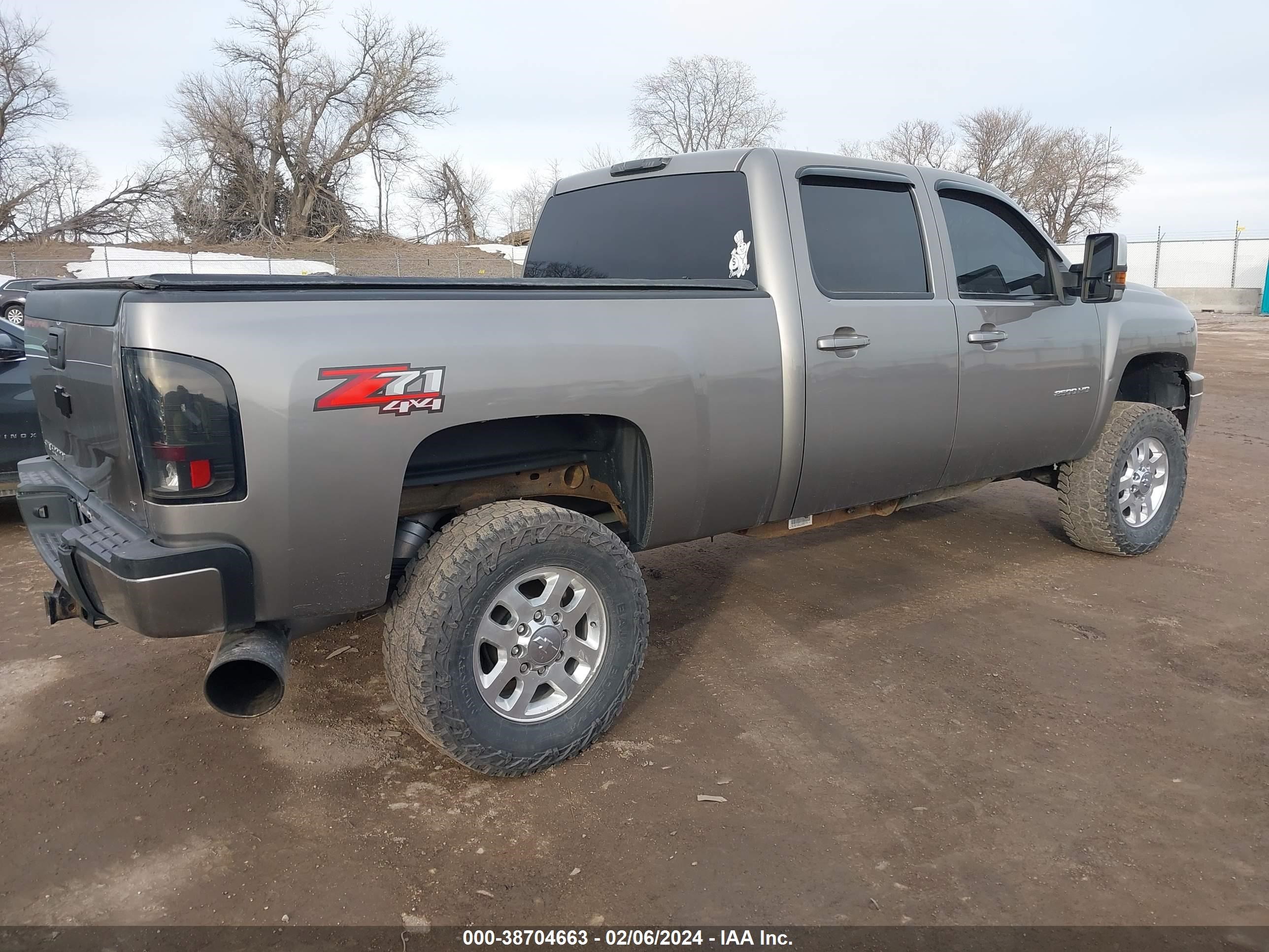 Photo 3 VIN: 1GC1KXC81DF187440 - CHEVROLET SILVERADO 