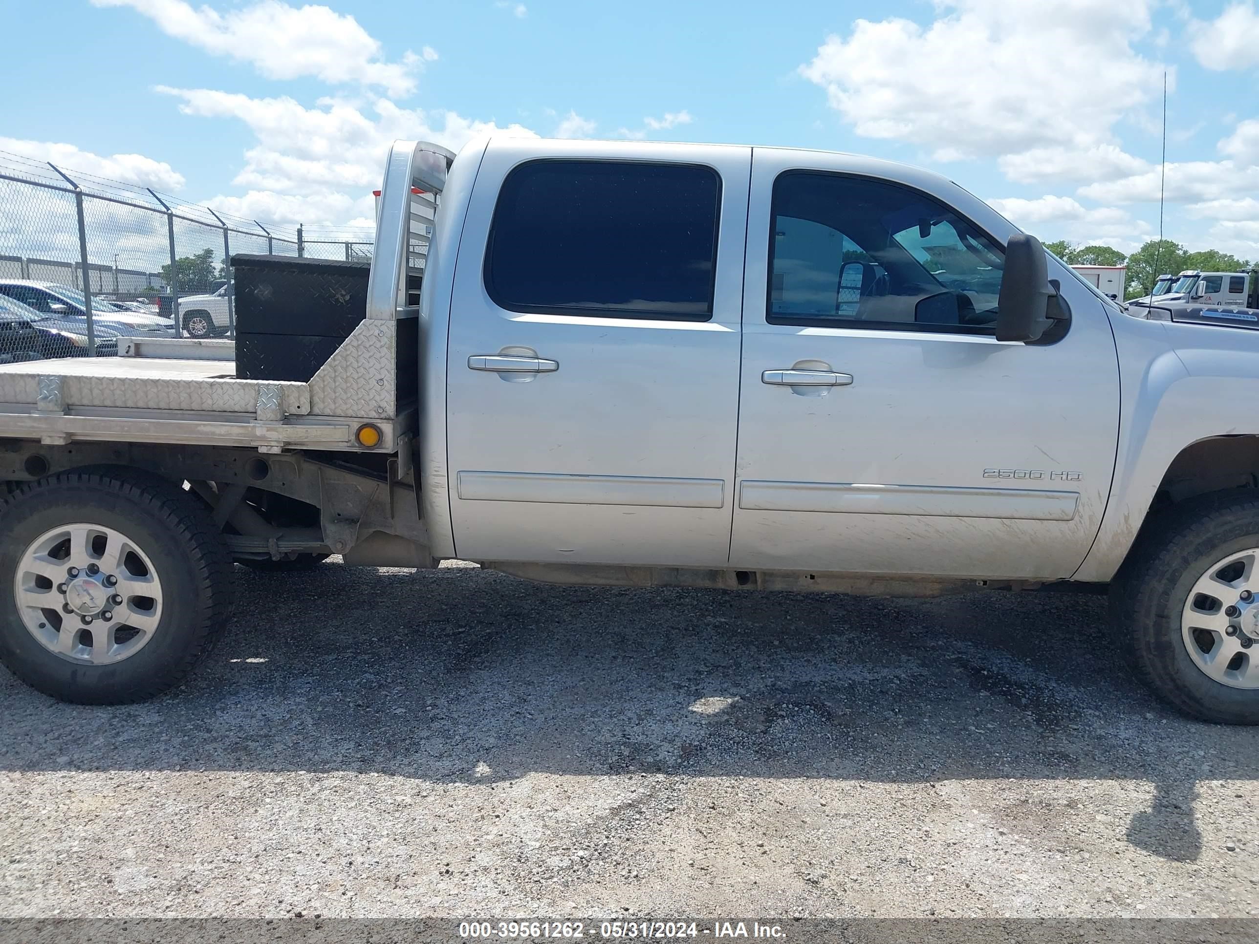 Photo 12 VIN: 1GC1KXC86EF142253 - CHEVROLET SILVERADO 