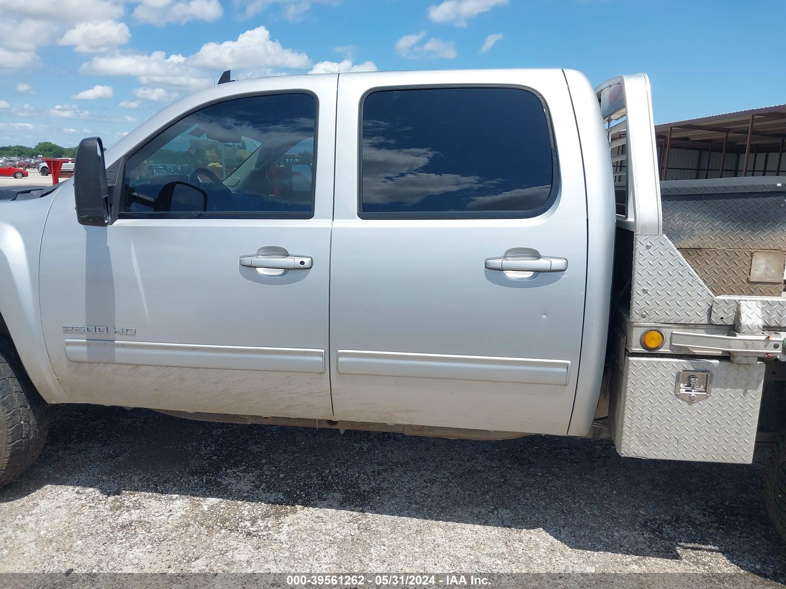 Photo 13 VIN: 1GC1KXC86EF142253 - CHEVROLET SILVERADO 