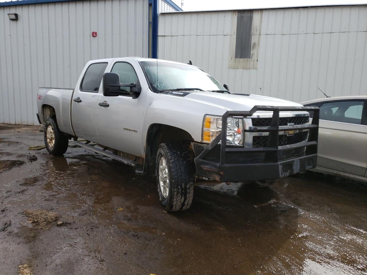 Photo 3 VIN: 1GC1KXC8XBF207181 - CHEVROLET SILVERADO 