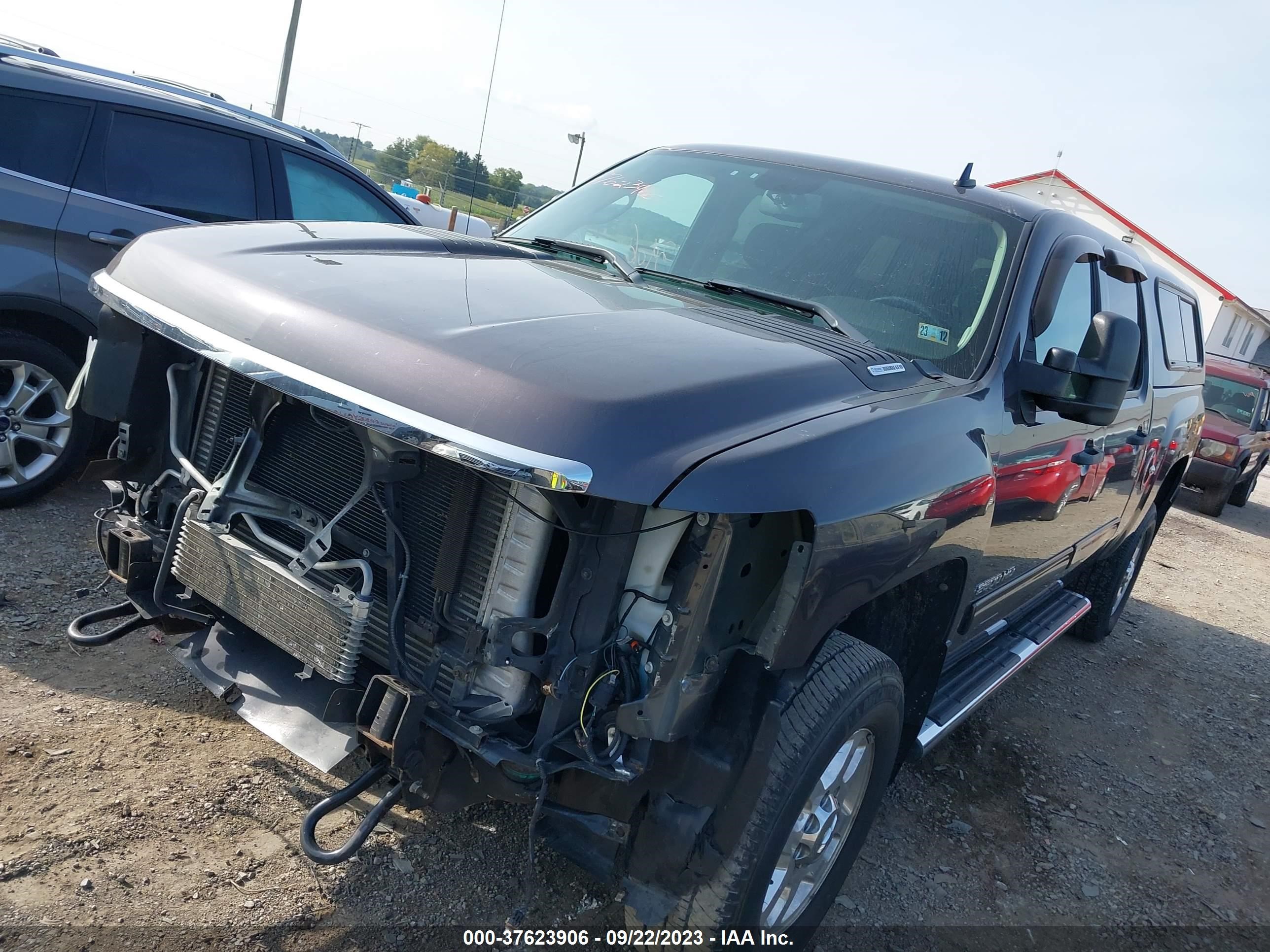 Photo 1 VIN: 1GC1KXC8XBF242108 - CHEVROLET SILVERADO 