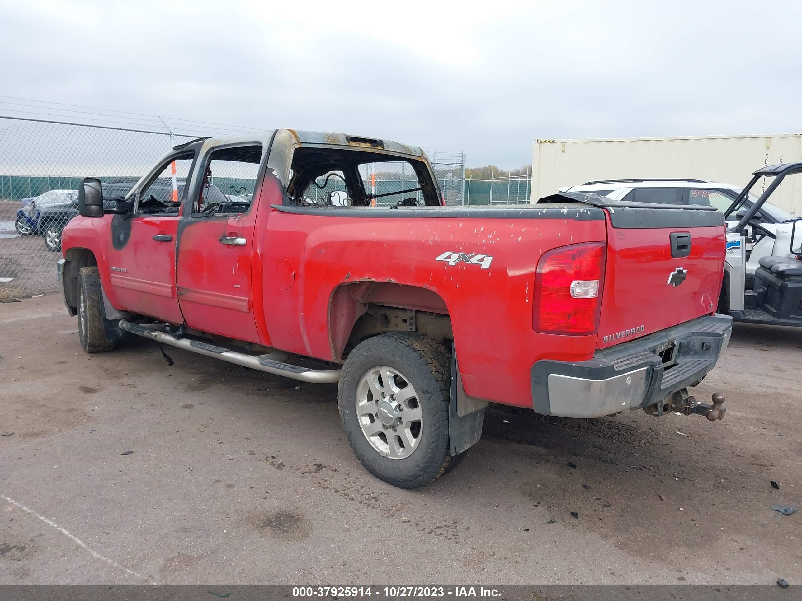 Photo 2 VIN: 1GC1KXCG3BF168182 - CHEVROLET SILVERADO 