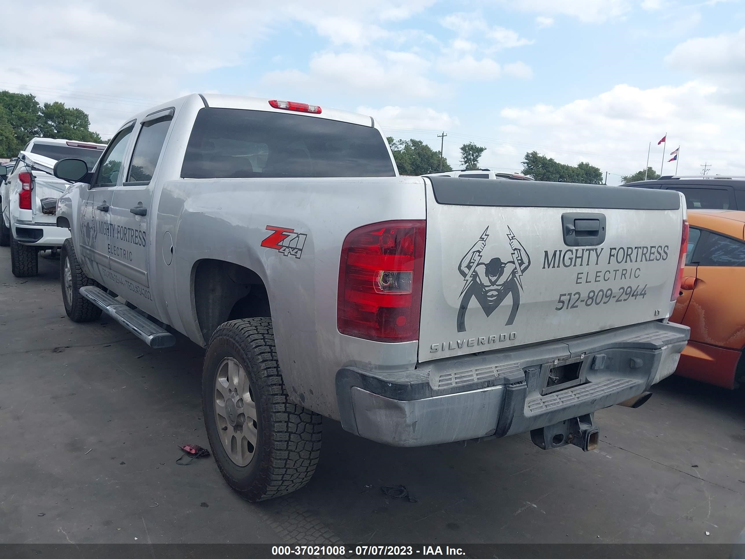 Photo 2 VIN: 1GC1KXCG3EF128687 - CHEVROLET SILVERADO 