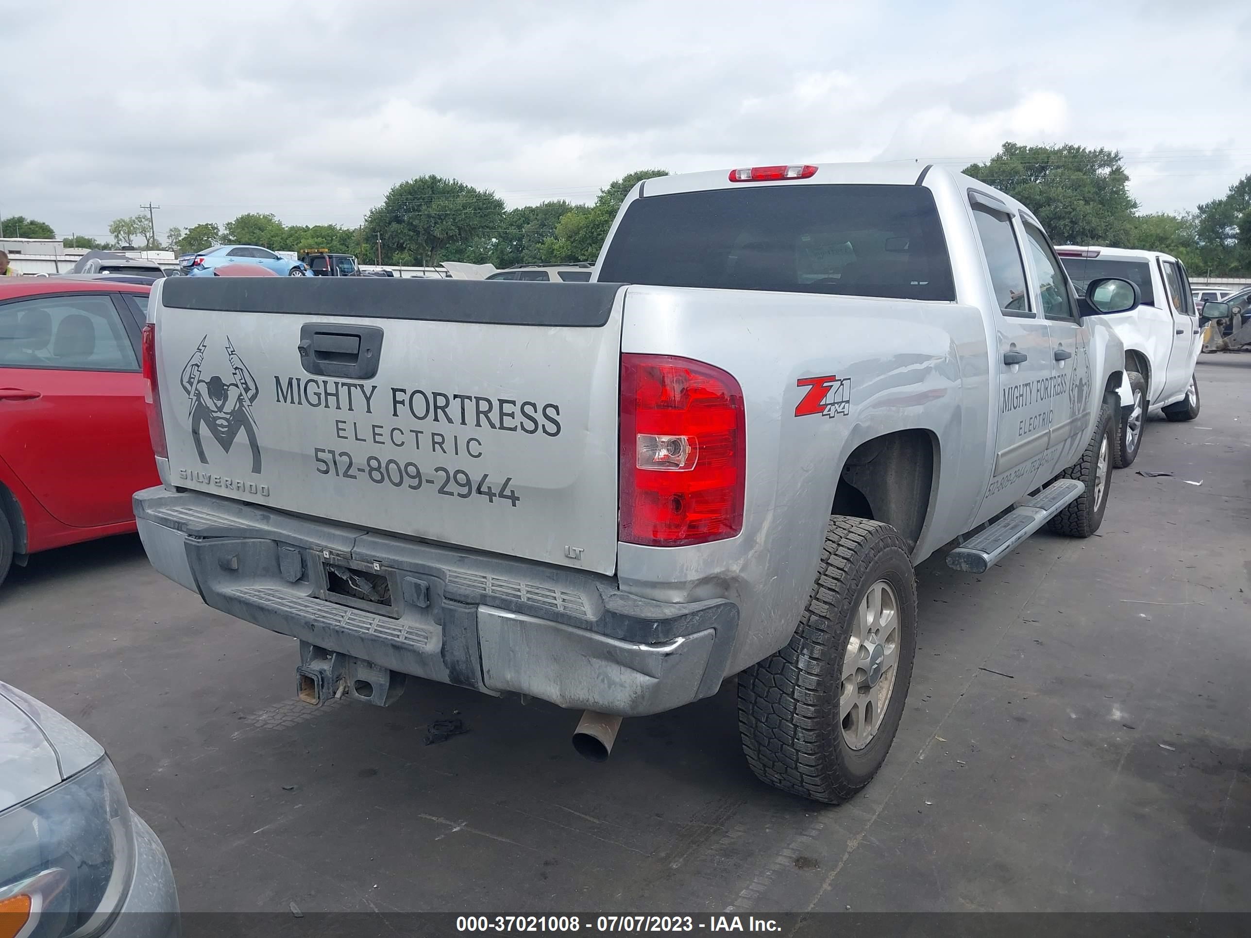 Photo 3 VIN: 1GC1KXCG3EF128687 - CHEVROLET SILVERADO 