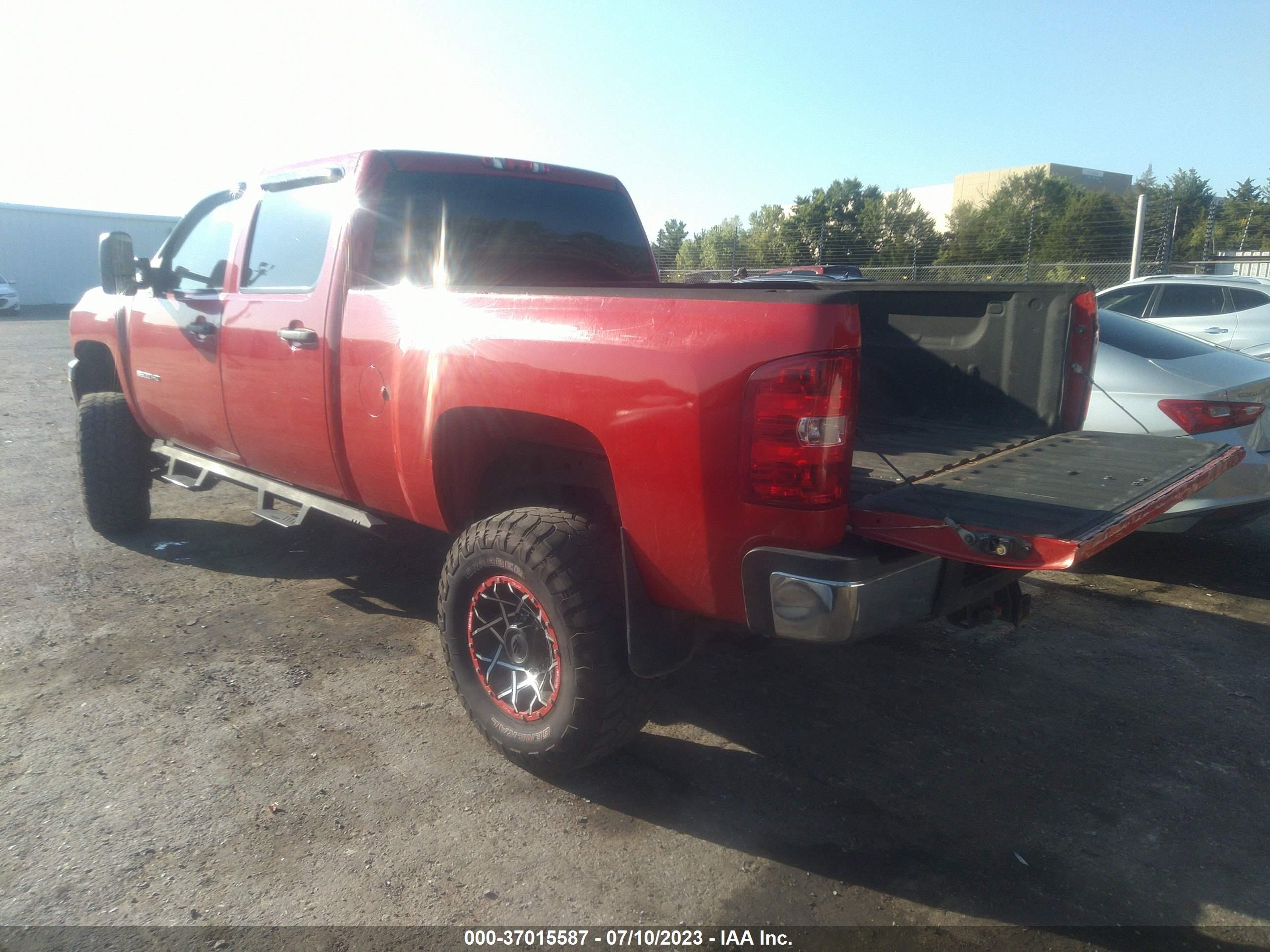 Photo 2 VIN: 1GC1KXCG4BF216188 - CHEVROLET SILVERADO 