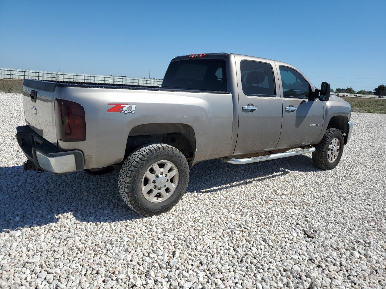 Photo 2 VIN: 1GC1KXCG5BF211050 - CHEVROLET SILVERADO 