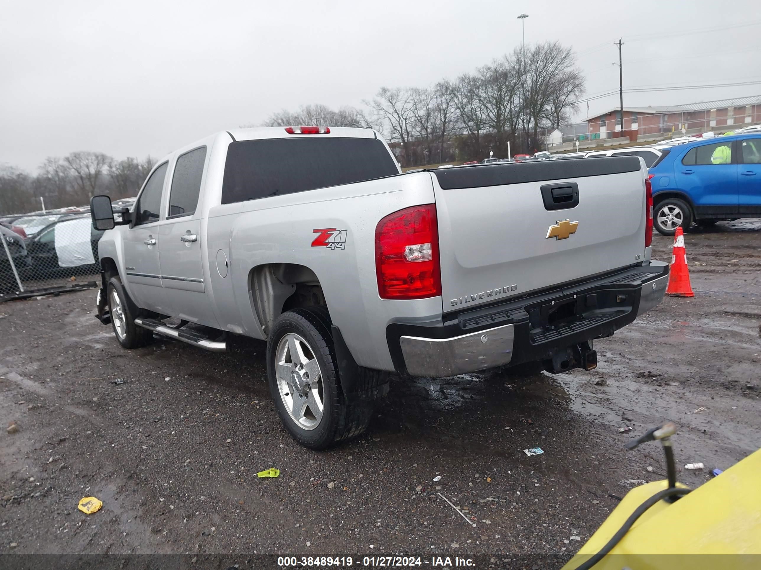 Photo 2 VIN: 1GC1KXCG7CF182605 - CHEVROLET SILVERADO 