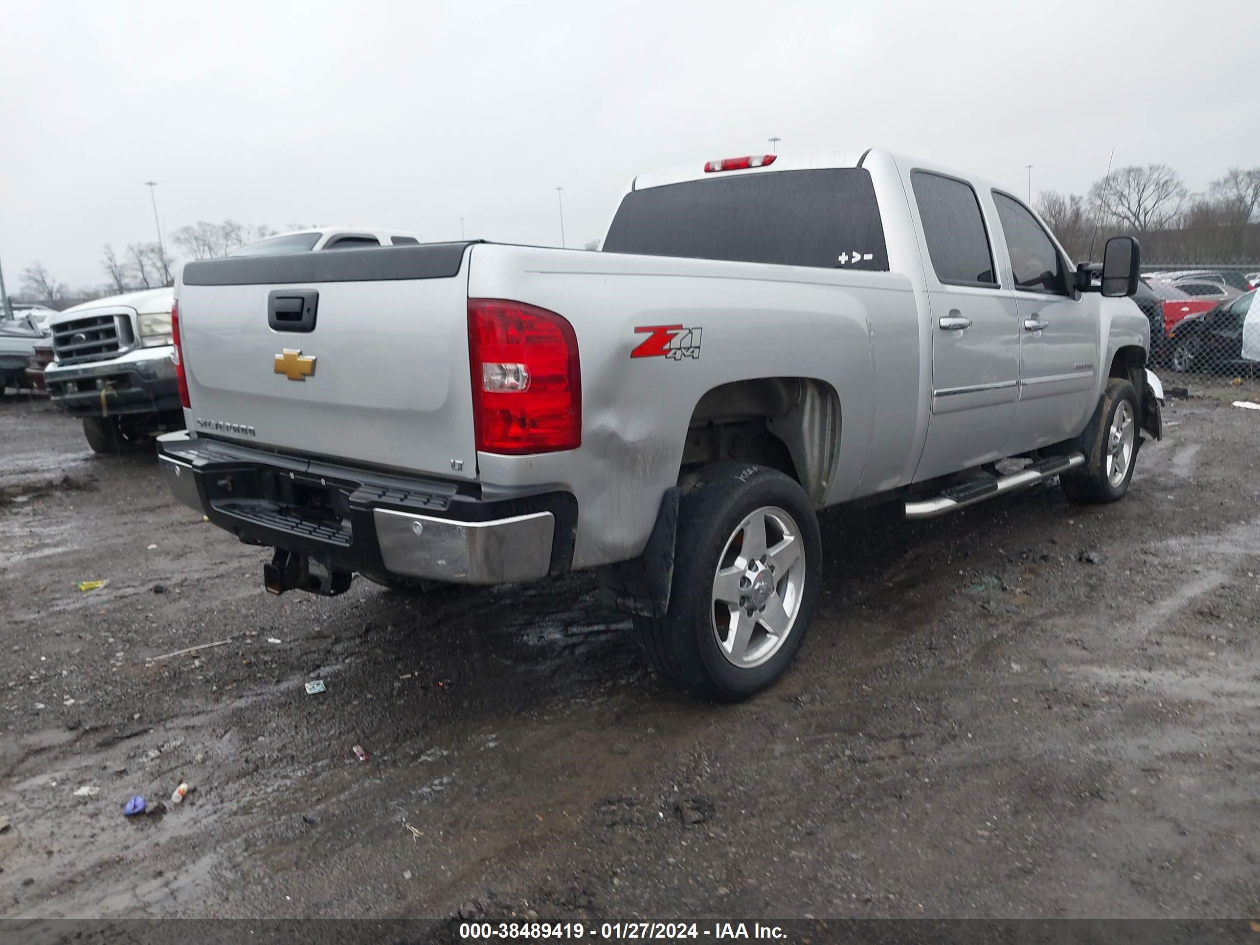 Photo 3 VIN: 1GC1KXCG7CF182605 - CHEVROLET SILVERADO 