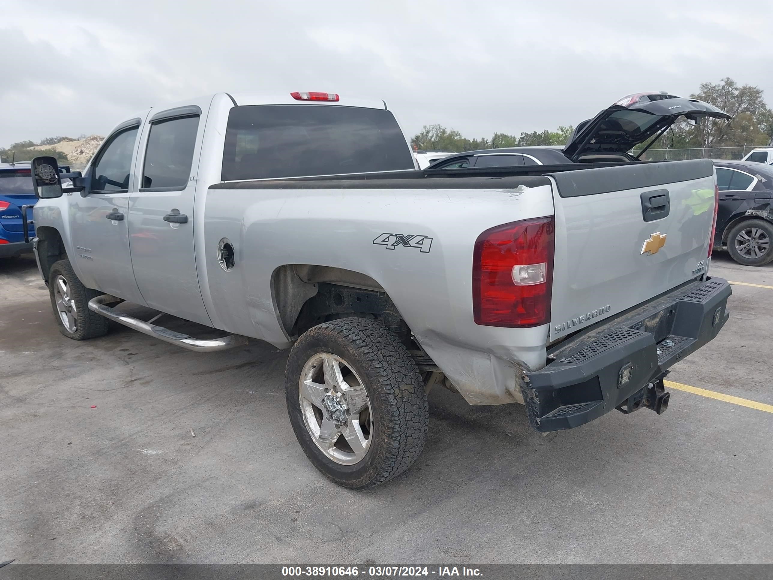 Photo 2 VIN: 1GC1KXCG8CF117276 - CHEVROLET SILVERADO 