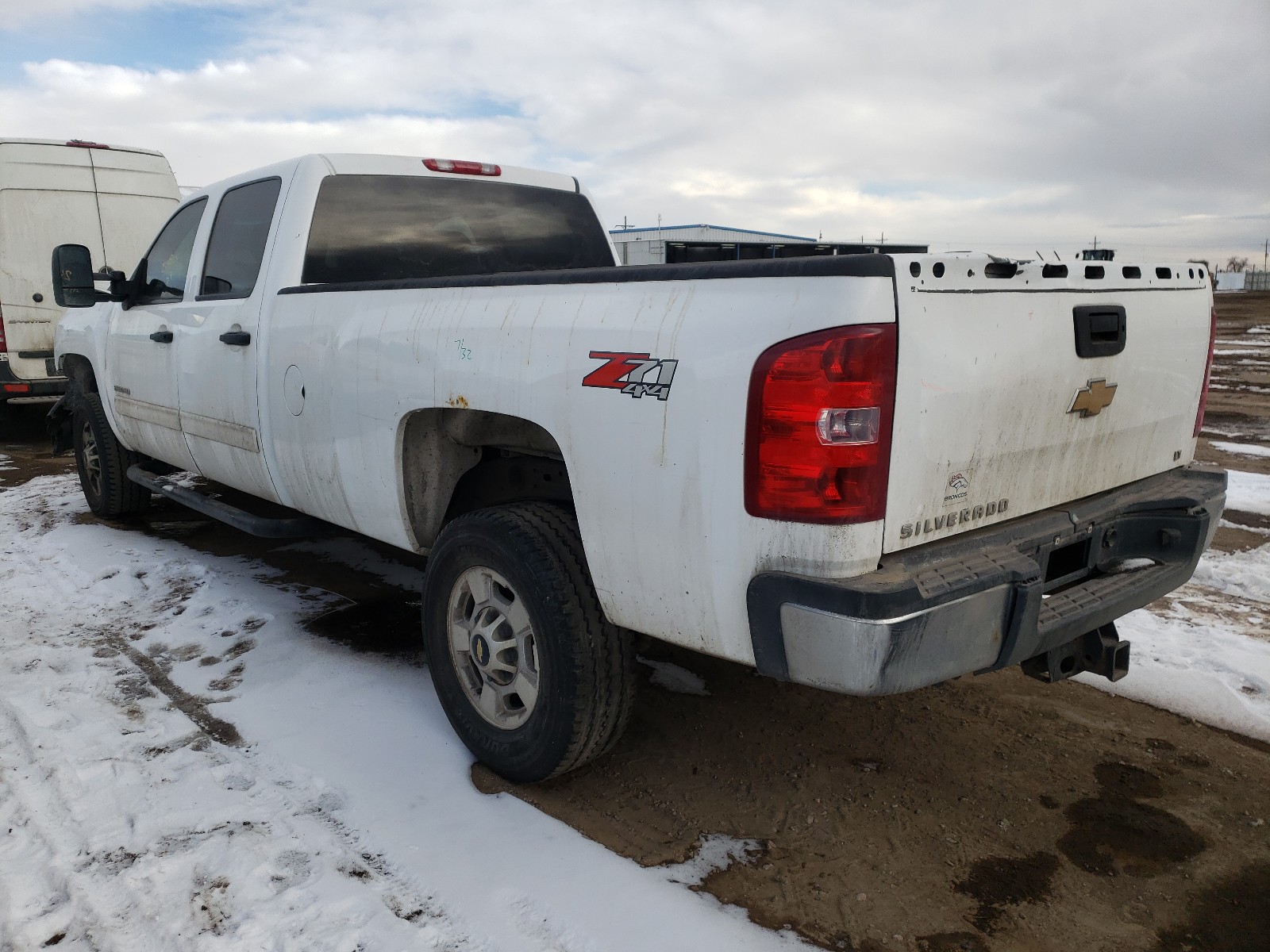 Photo 2 VIN: 1GC1KXCGXBF129900 - CHEVROLET SILVERADO 