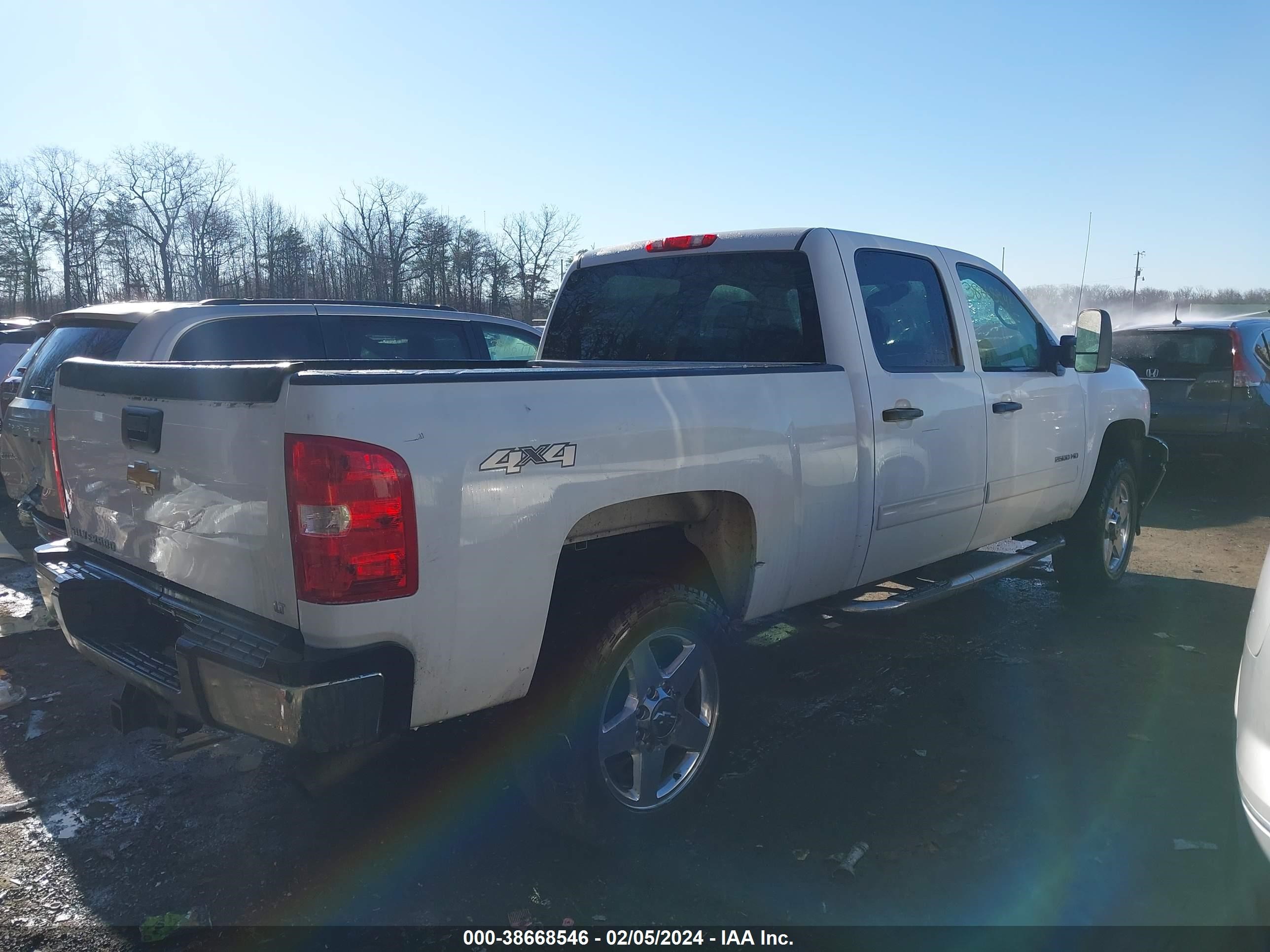 Photo 3 VIN: 1GC1KXCGXBF242813 - CHEVROLET SILVERADO 