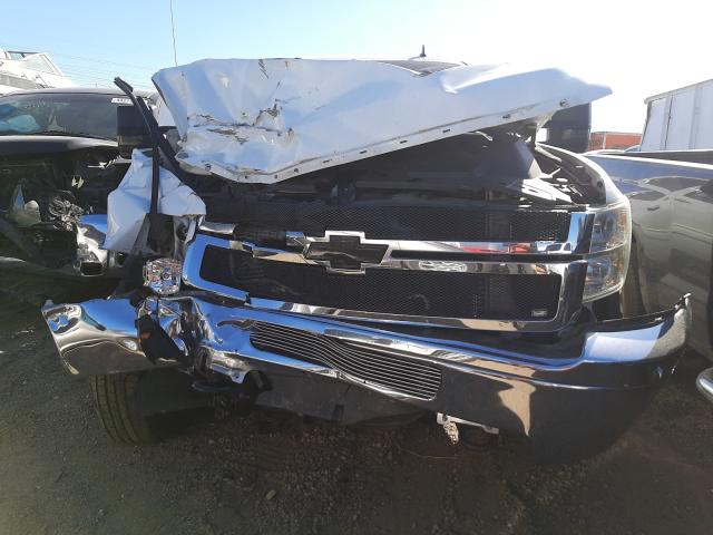 Photo 8 VIN: 1GC1KXE8XEF132810 - CHEVROLET SILVERADO 