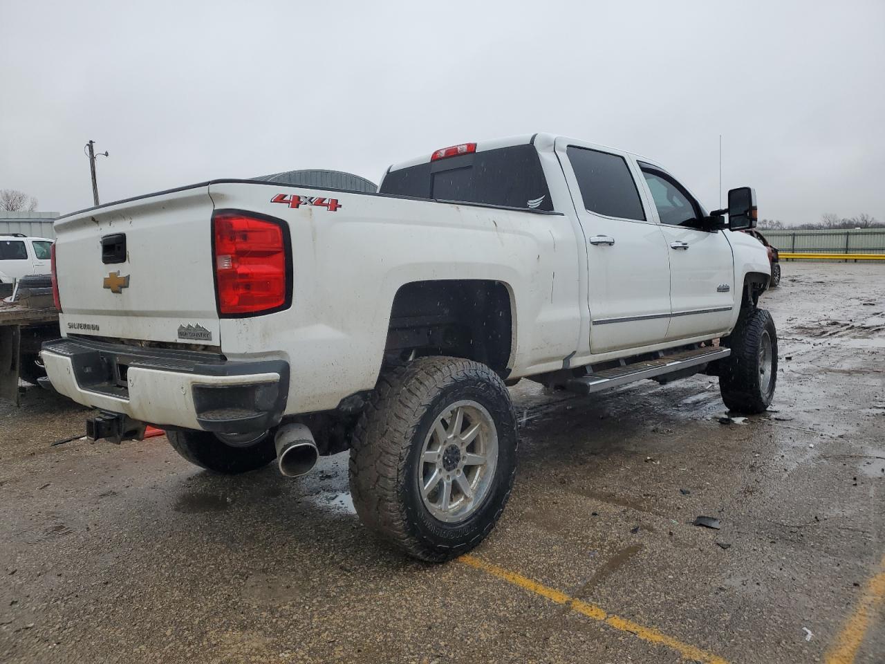 Photo 2 VIN: 1GC1KXEY3JF244682 - CHEVROLET SILVERADO 