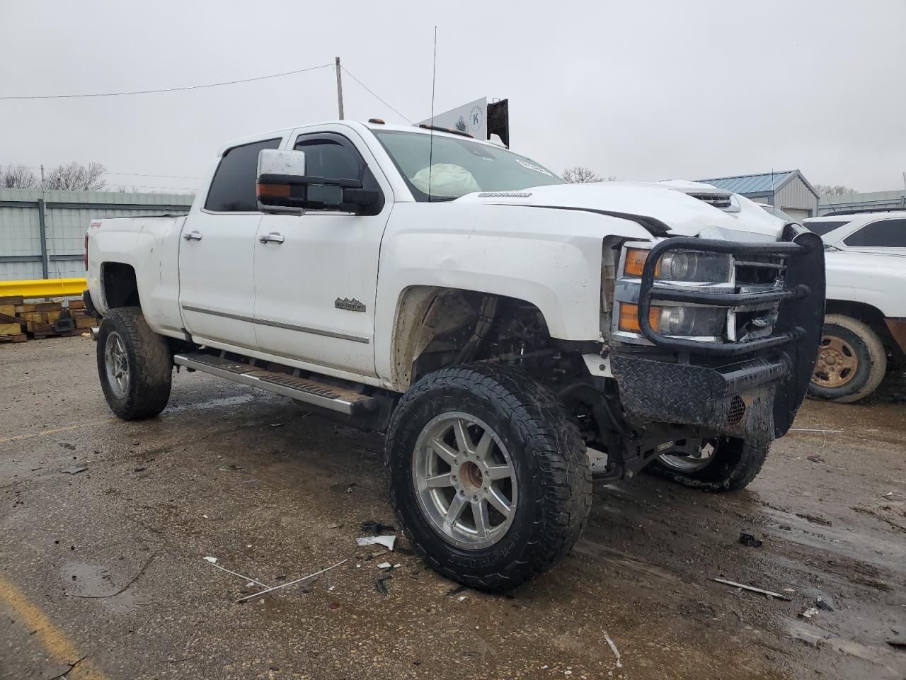 Photo 3 VIN: 1GC1KXEY3JF244682 - CHEVROLET SILVERADO 