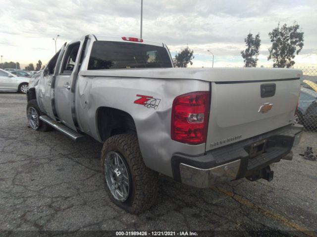 Photo 2 VIN: 1GC1KYC81BF121666 - CHEVROLET SILVERADO 2500HD 