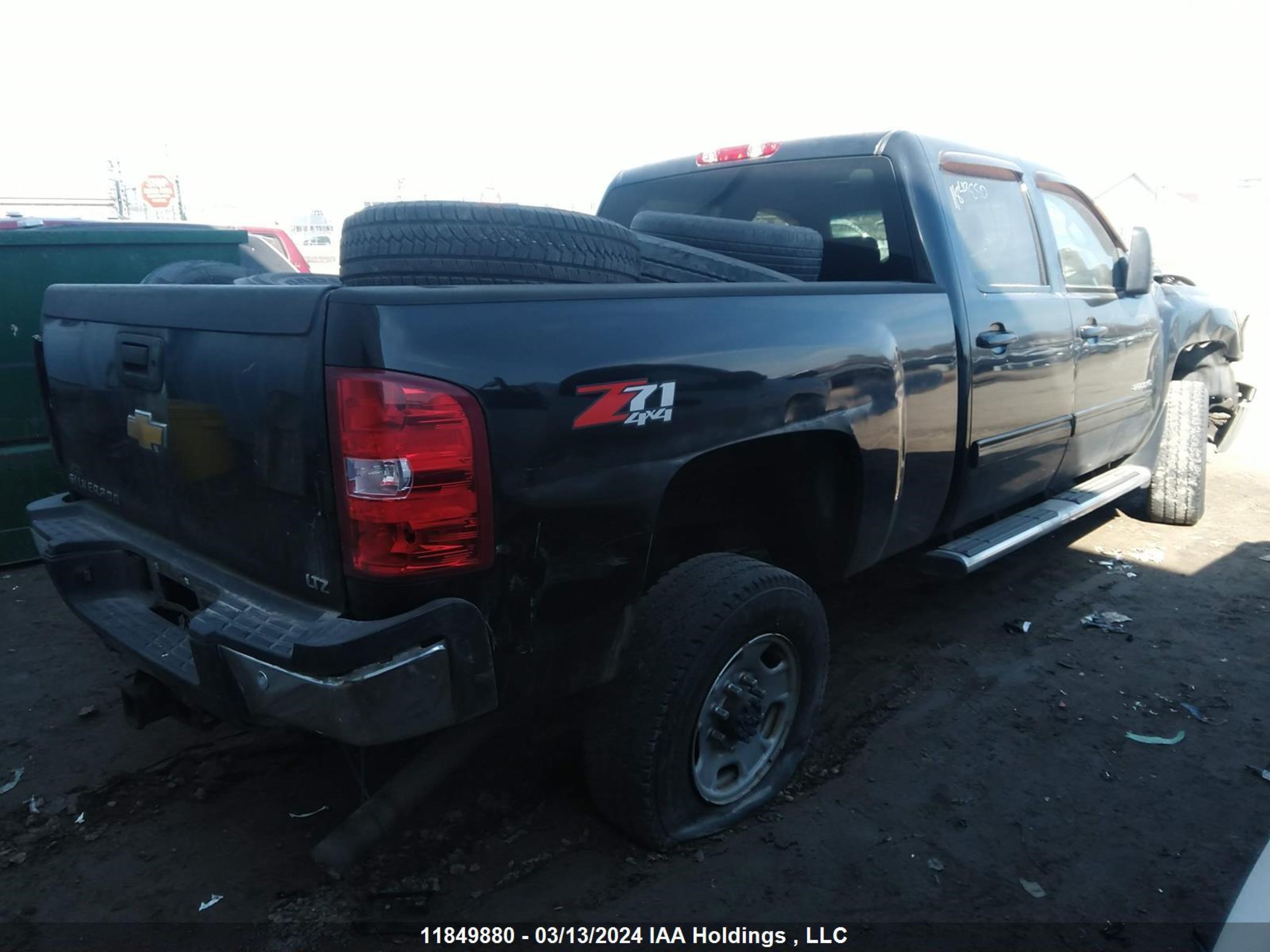 Photo 3 VIN: 1GC1KYCG2BF111011 - CHEVROLET SILVERADO 