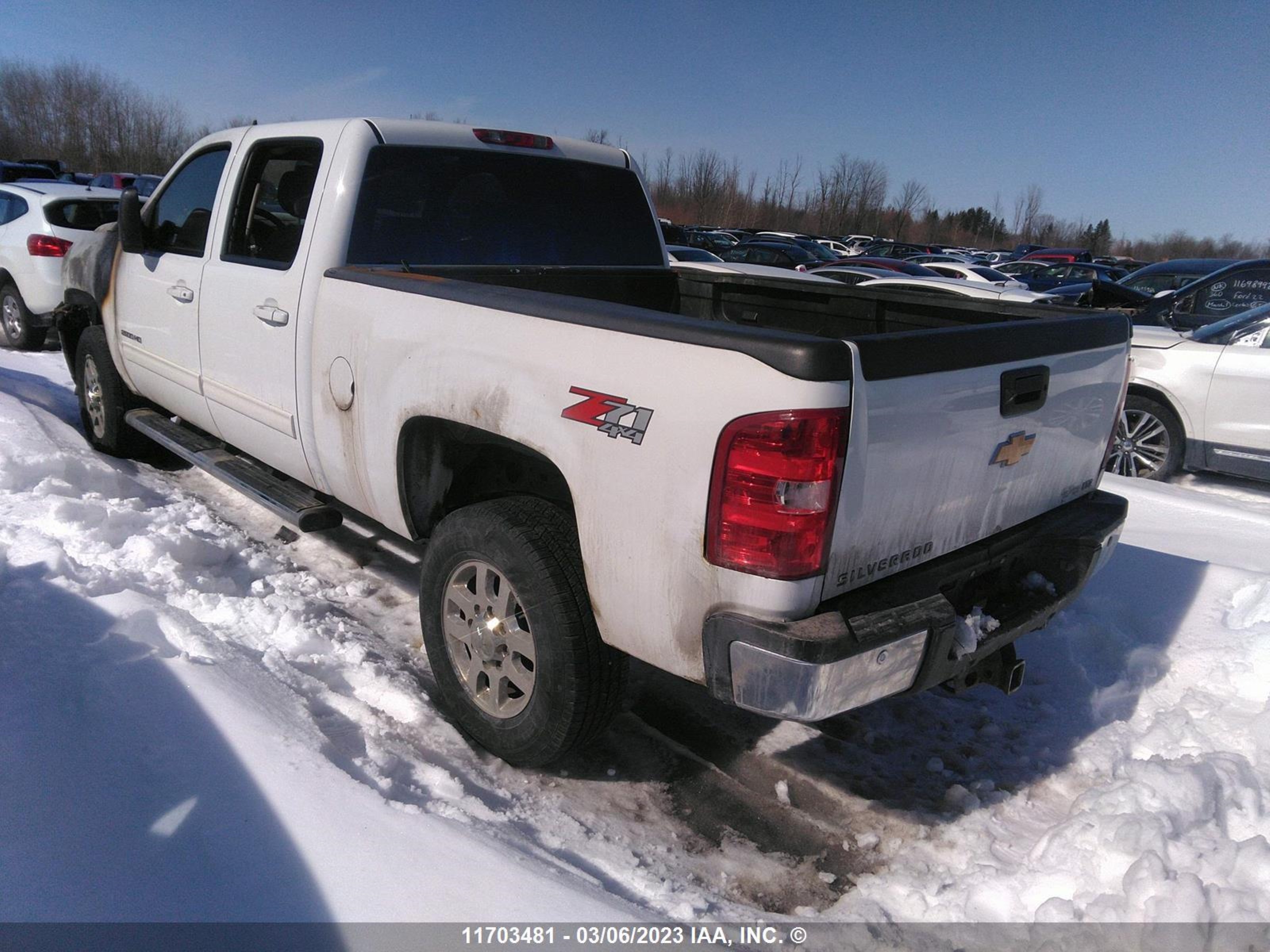 Photo 2 VIN: 1GC1KYCG7BF197822 - CHEVROLET SILVERADO 