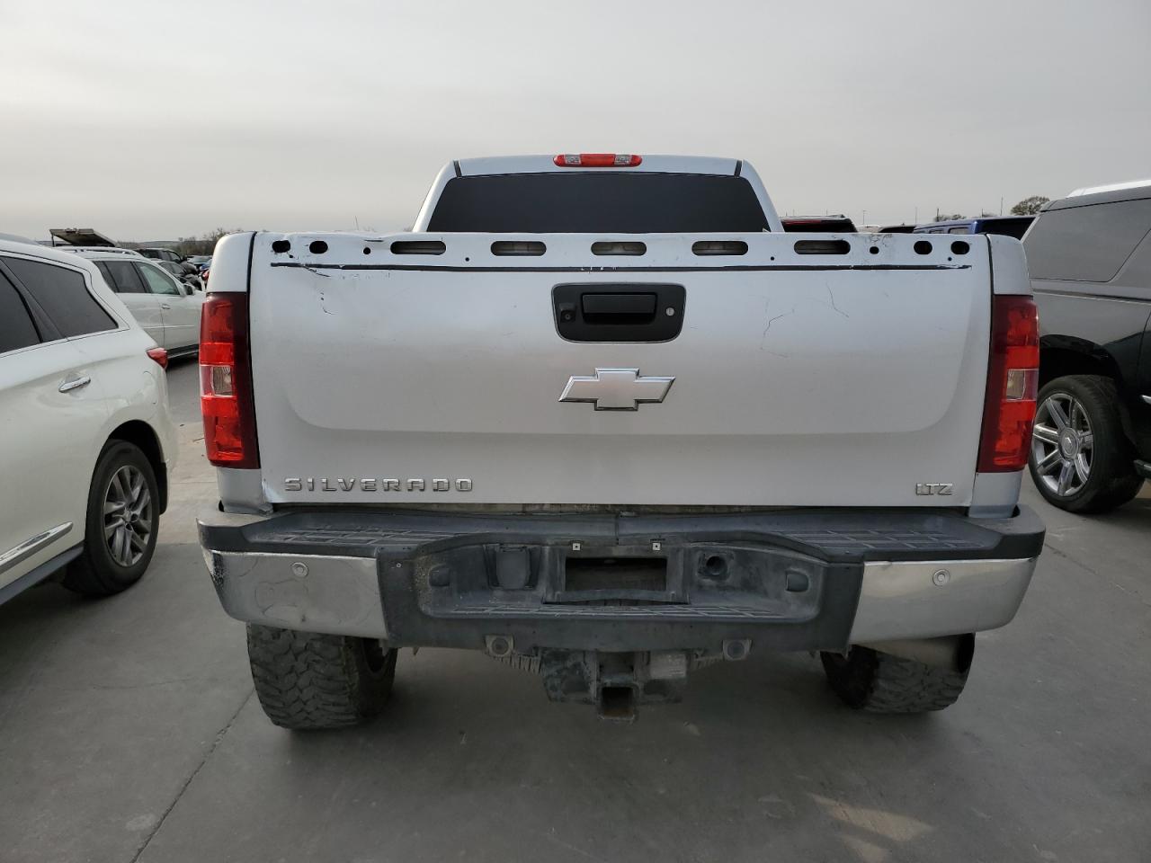 Photo 5 VIN: 1GC1KYE81DF114930 - CHEVROLET SILVERADO 