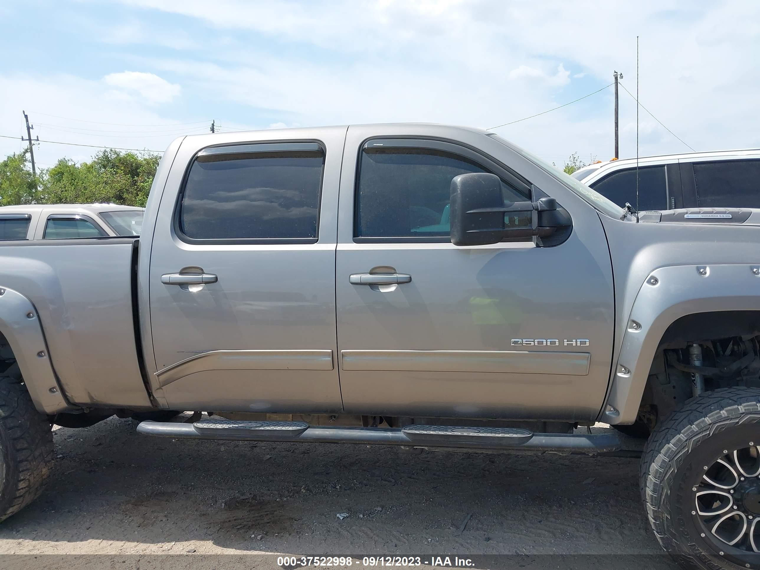 Photo 11 VIN: 1GC1KYE84DF215749 - CHEVROLET SILVERADO 