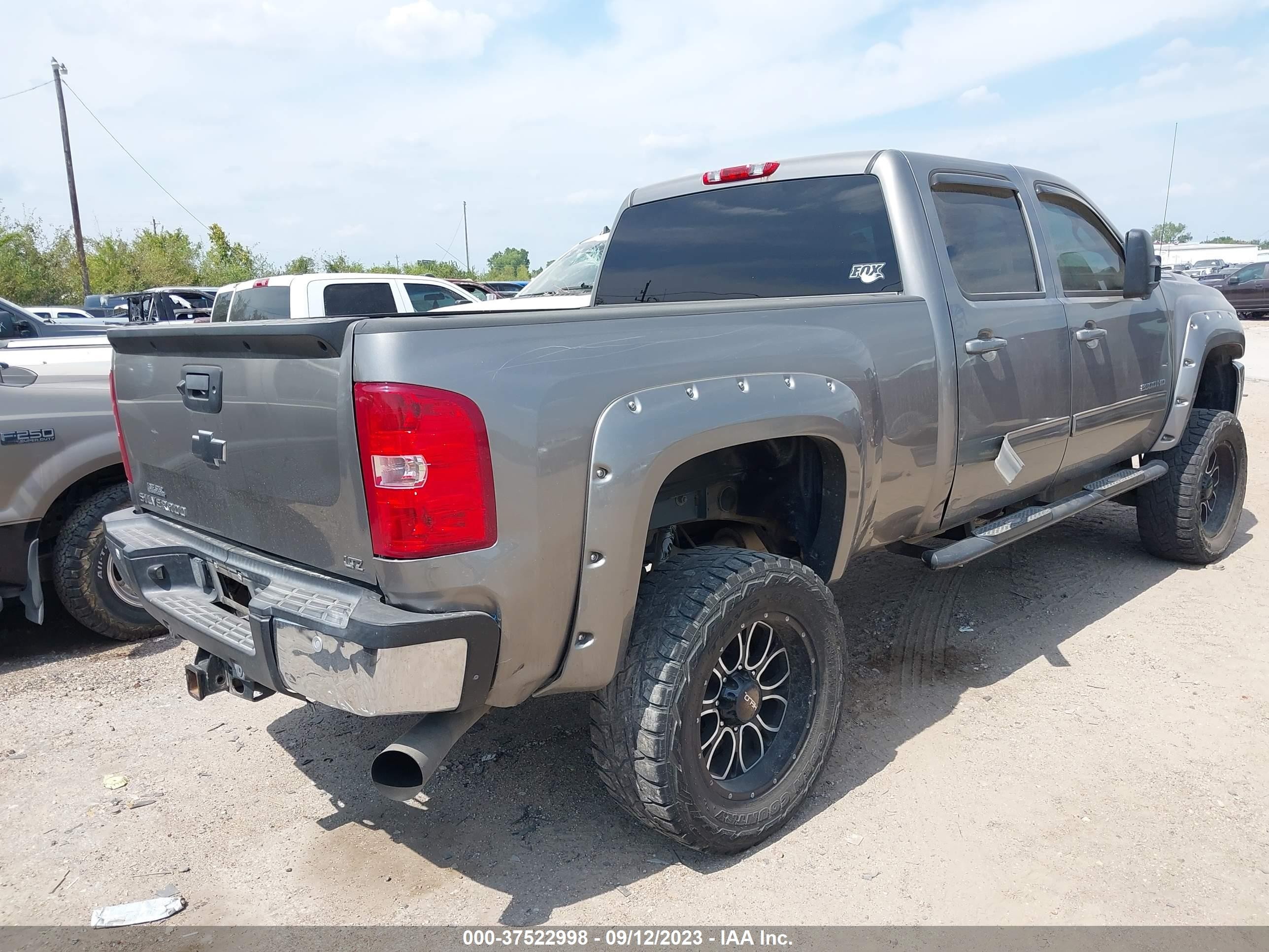 Photo 3 VIN: 1GC1KYE84DF215749 - CHEVROLET SILVERADO 