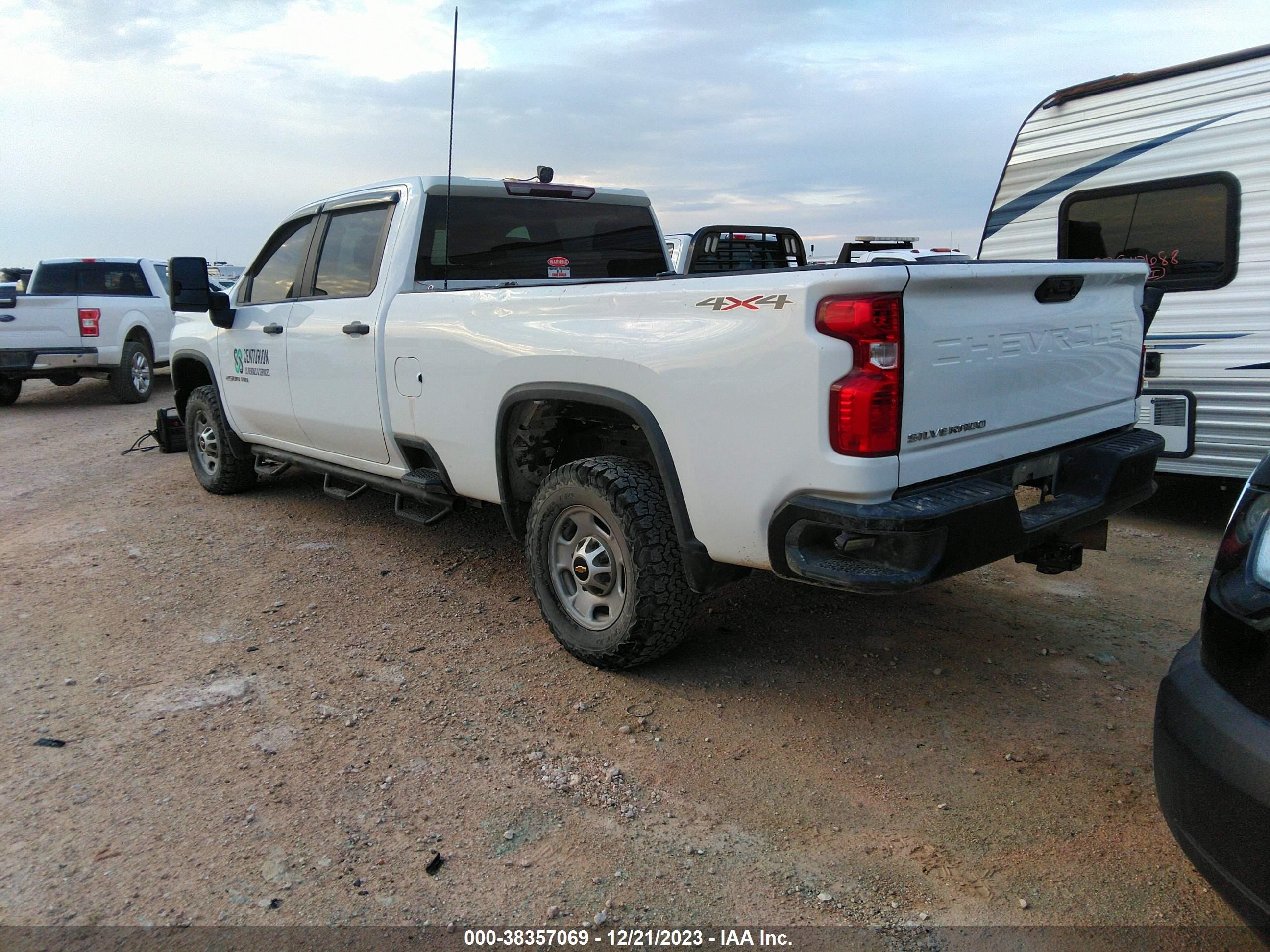 Photo 2 VIN: 1GC1YLEY7MF173403 - CHEVROLET SILVERADO 